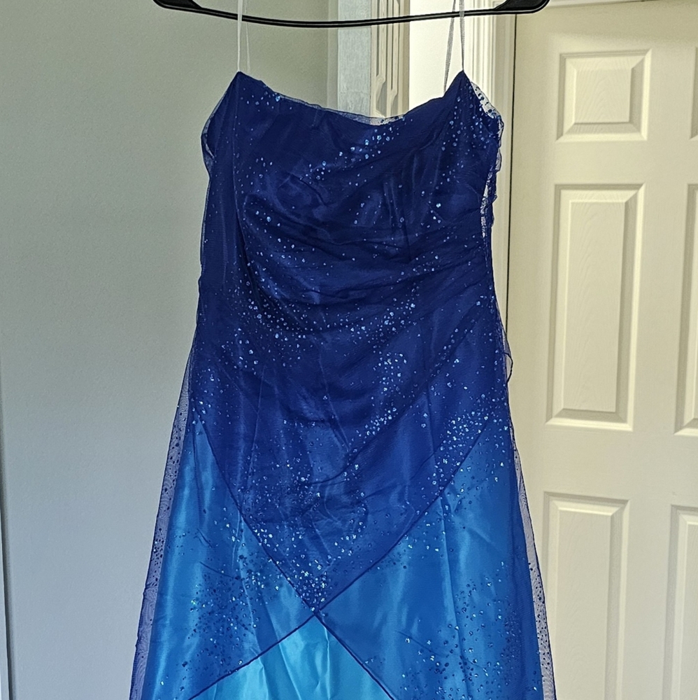 Jump Blue Sleeveless Prom Gown with Gradient